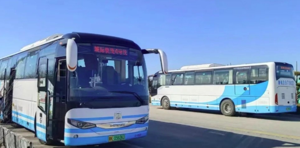乘坐城際4號線，打卡布魯維斯、那香海、海草部落，連線貓頭山、火炬八街。